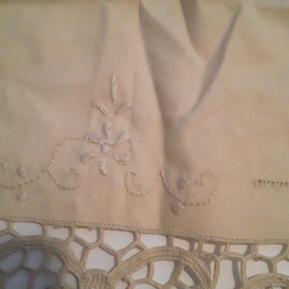 Vintage Linens Kitchen Vintage Oval Shape Table Runner Poshmark